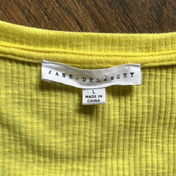 Lane + Delancey yellow top - Picture 2 of 3